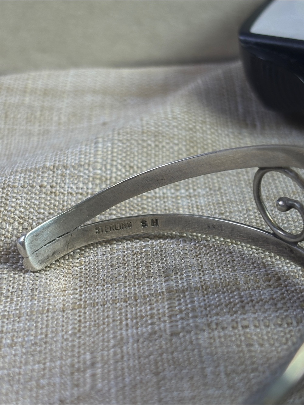 Native American signed Cuff - Picture 4 of 5